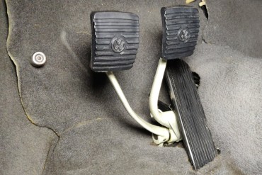 pédalier dans voiture