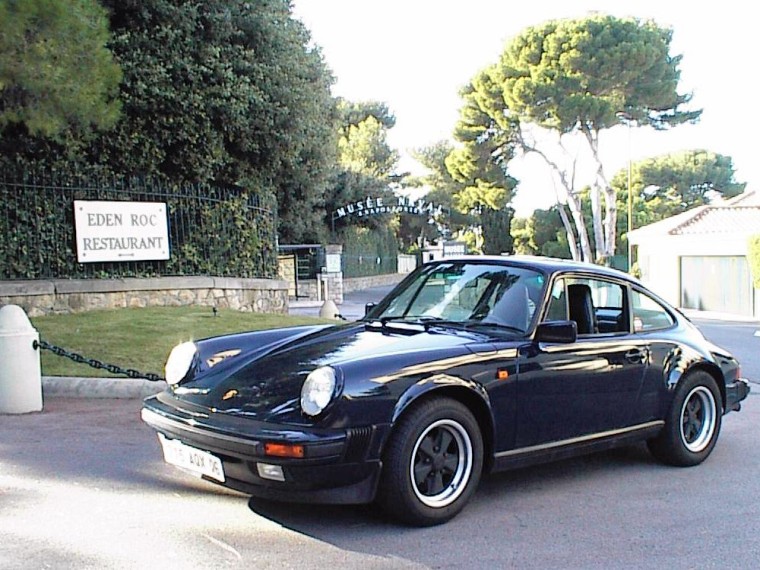 Porsche Carrera 911 3L2 3.2 1986 bleu nuit